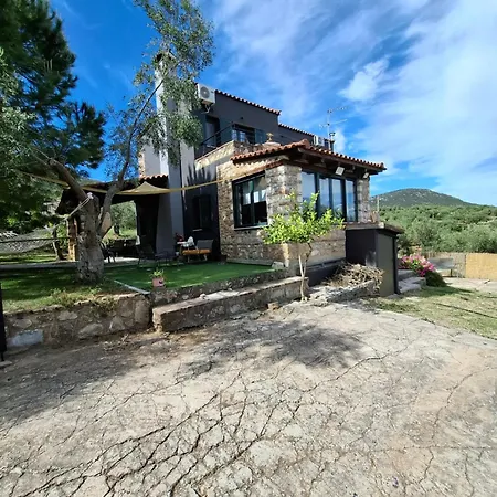 Dimitra's In Evia, Greece Villa Loukissia